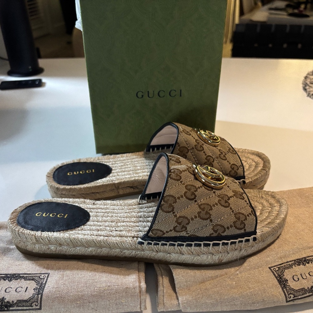 New never worn Gucci GG MATELASSÉ CANVAS ESPADRILLE SANDAL 40.5/10.5